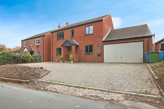 4 Bedroom Semi-Detached House For Sale In School Lane, Withernsea, HU19