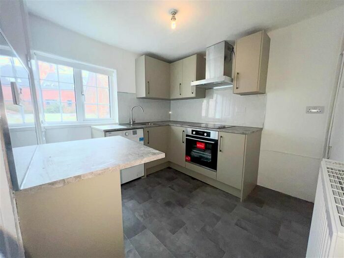 2 Bedroom Flat To Rent In Wards End, Loughborough, LE11