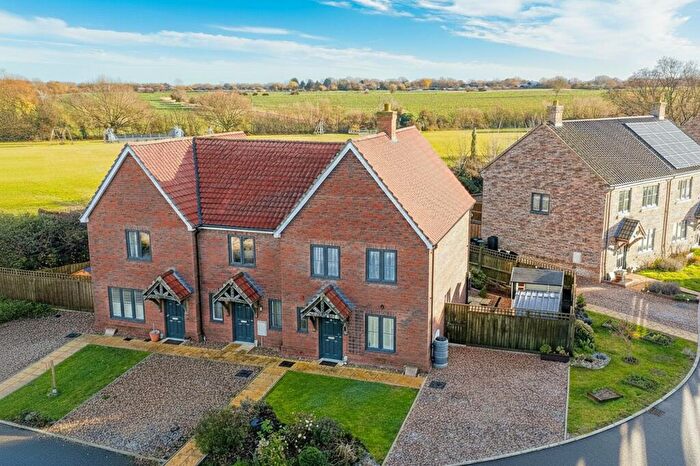 3 Bedroom Semi Detached House For Sale In Willow Drive, Hempnall, Norwich, NR15