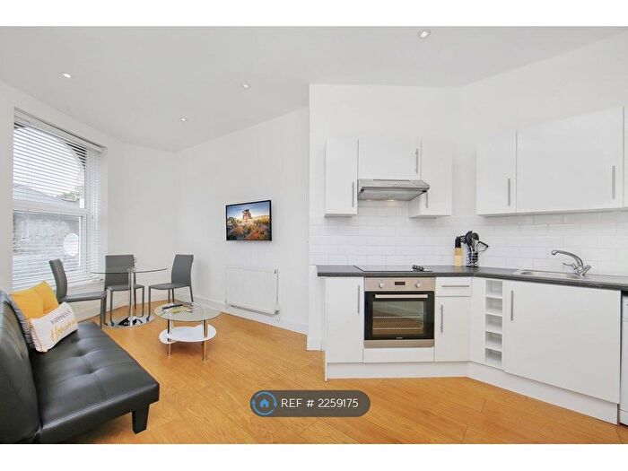 1 Bedroom Flat To Rent In Turnpike Lane, London, N8