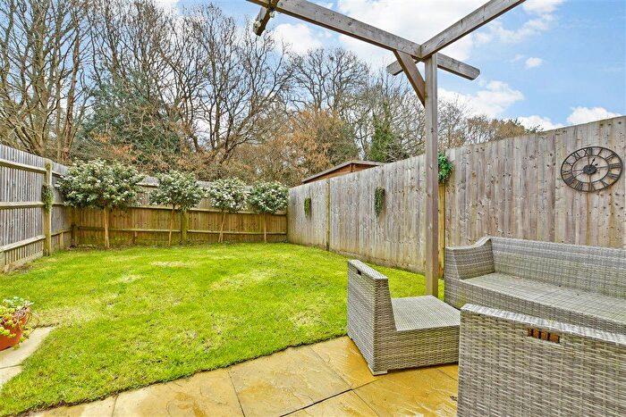 4 Bedroom Town House For Sale In Dover Road, Tadworth, Surrey, KT20