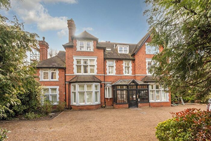 2 Bedroom Flat To Rent In Lake Road, Wimbledon, SW19