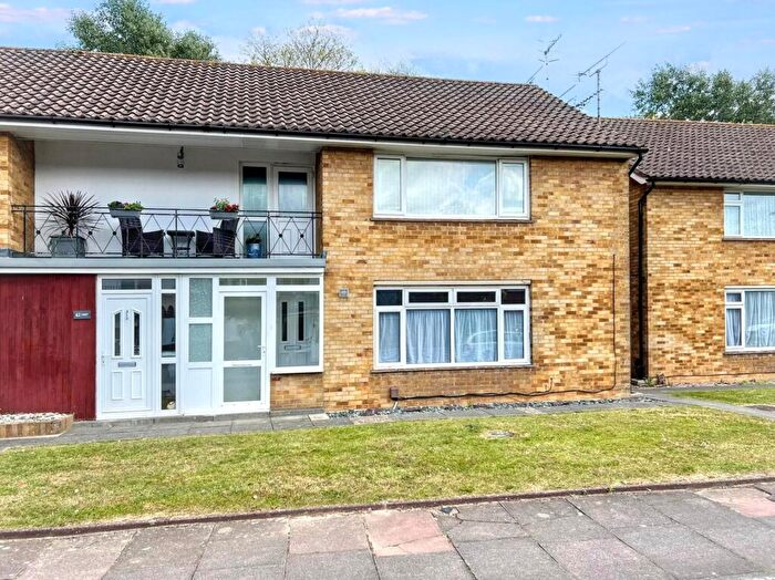 2 Bedroom Flat For Sale In Chatsmore Crescent, Goring-By-Sea, BN12