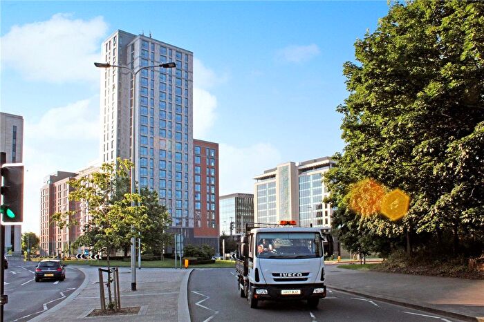3 Bedroom Flat To Rent In Napier Road, Reading, Berkshire, RG1