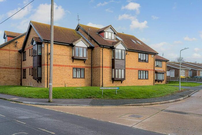 1 Bedroom Flat To Rent In Cranleigh Gardens, Whitstable, CT5