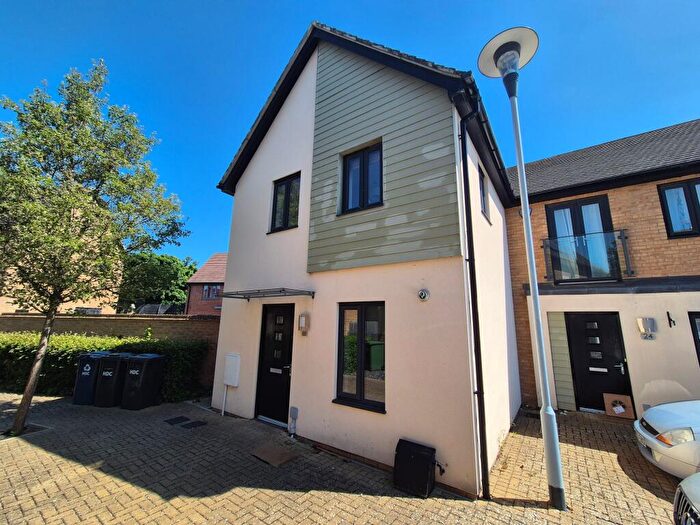 2 Bedroom Detached House To Rent In Dandby Close, Little Paxton, PE19