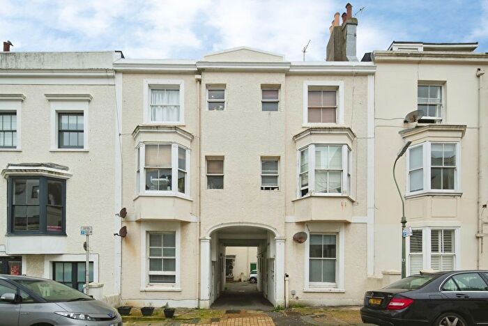 3 Bedroom Flat For Sale In Farm Road, Hove, East Sussex, BN3