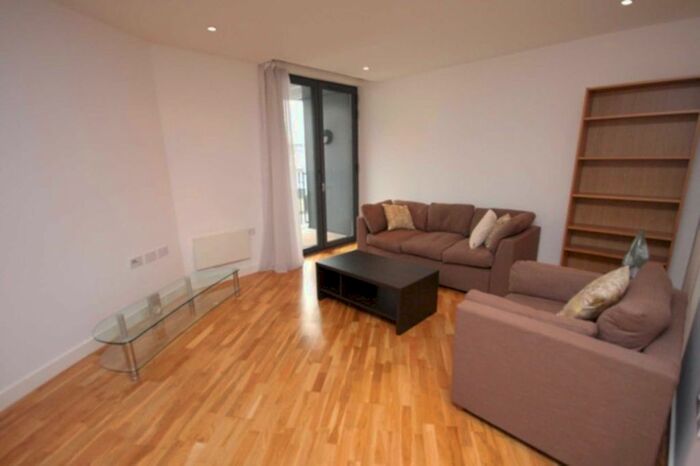 2 Bedroom Flat To Rent In Piccadilly Place, Manchester, M1
