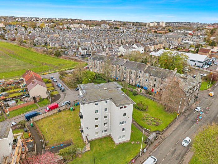 2 Bedroom Maisonette For Sale In Urquhart Crescent, Dunfermline, KY12