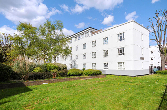 1 Bedroom Apartment For Sale In Ajax House, Old Bethnal Green Road, London, E2