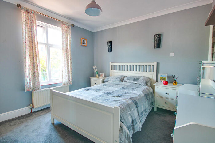 2 Bedroom Semi-Detached House For Sale In Guide Price £, -£, ! Sholing! Wow Factor Garden!, SO19