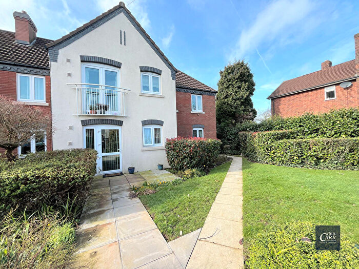 2 Bedroom Flat For Sale In Chester Road, Streetly, Sutton Coldfield, B74