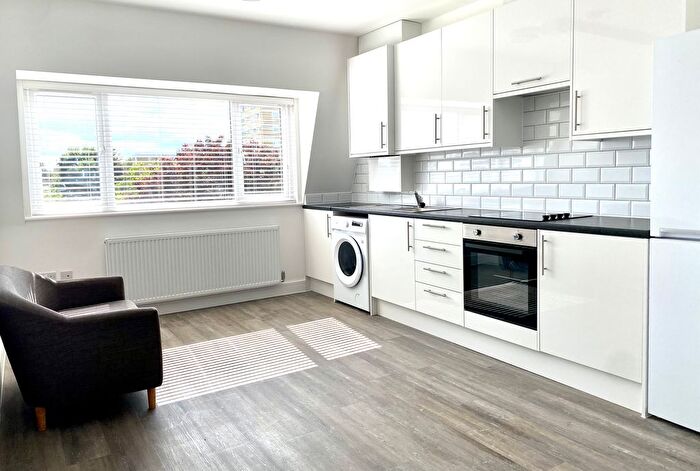 1 Bedroom Flat To Rent In Nightingale Road, Wood Green, N22