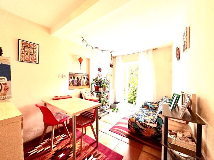 2 Bedroom Flat To Rent In Churchfield Road, Acton, W3