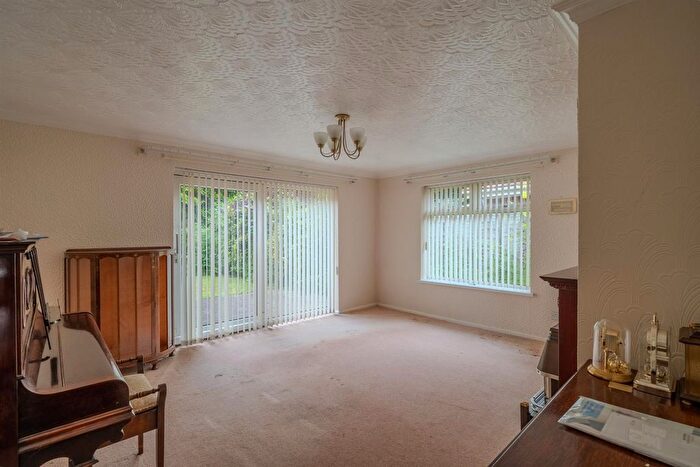 3 Bedroom Detached Bungalow For Sale In Plas-Ty-Coch, Oakfield, Cwmbran, NP44