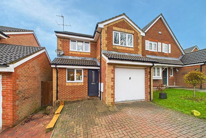 3 Bedroom Detached House For Sale In Walsh Avenue, Warfield, Berkshire, RG42