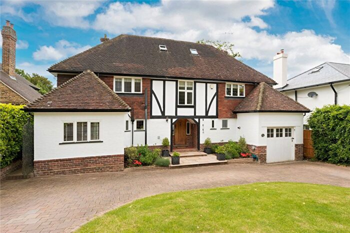 5 Bedroom Detached House To Rent In Winchester Close, Esher, Surrey, KT10