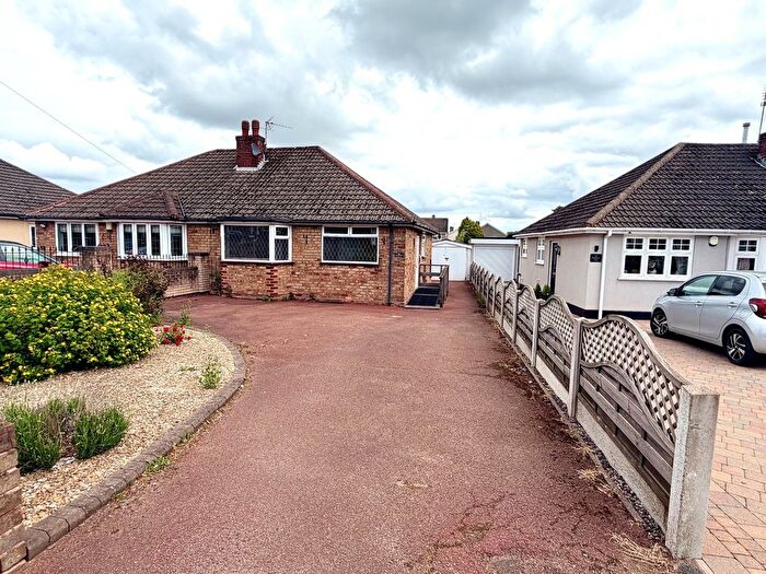 2 Bedroom Semi-Detached Bungalow For Sale In Brownshore Lane, Essington, Wolverhampton, WV11