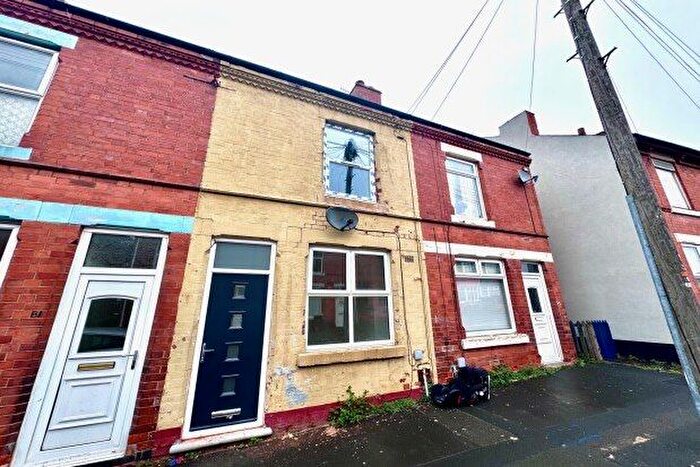 3 Bedroom Terraced House To Rent In Latham Street, Nottingham, NG6