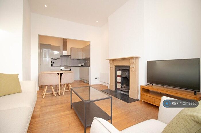 2 Bedroom Flat To Rent In Romilly Road, London, N4