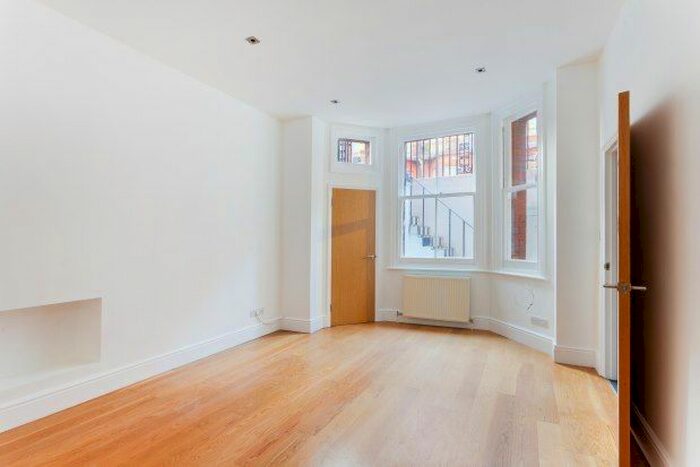 2 Bedroom Flat To Rent In Rosary Gardens, London, SW7