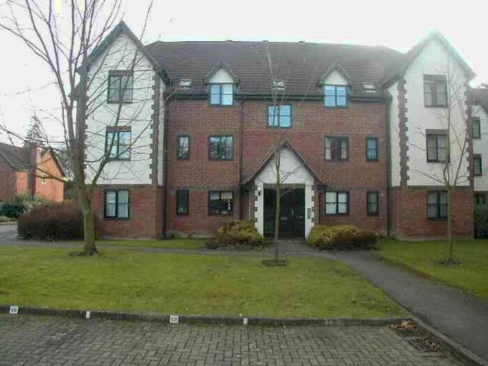 1 Bedroom Flat To Rent In Tamworth Drive, Fleet, Hampshire, GU51
