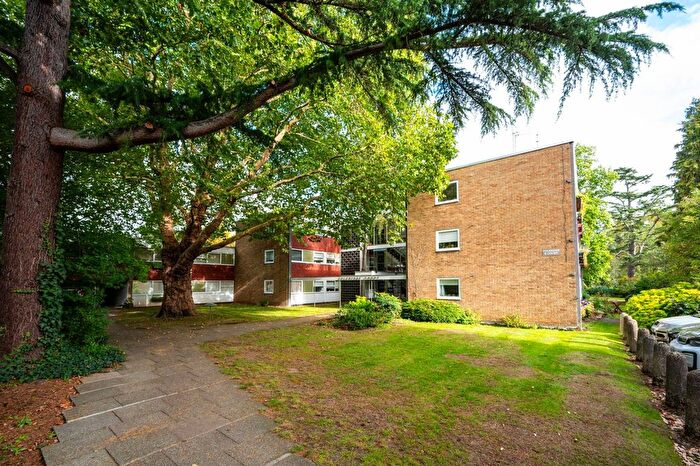 2 Bedroom Flat To Rent In Parkleys, Ham, Richmond, TW10