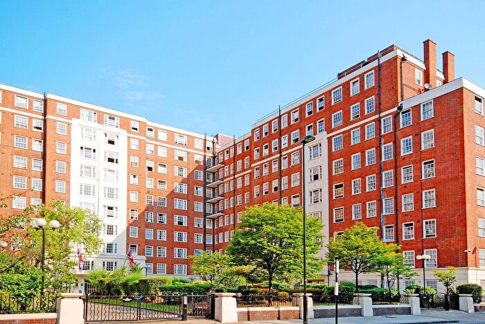 1 Bedroom Flat To Rent In Edgware Road, Hyde Park Estate, London, W2