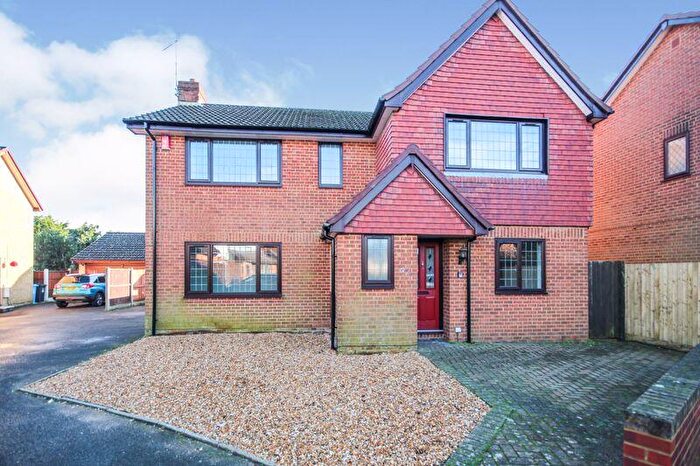 7 Bedroom Detached House To Rent In Smithson Close, Poole, BH12