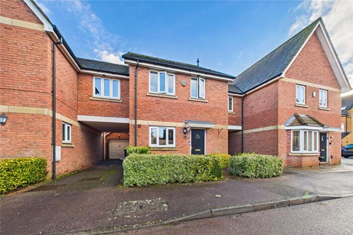 3 Bedroom Link Detached House For Sale In Manderville Close, Northampton, Northamptonshire, NN3