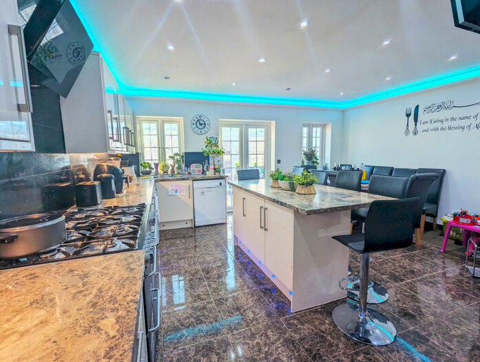 3 Bedroom End Of Terrace House For Sale In Fairfield Road, Ilford, IG1