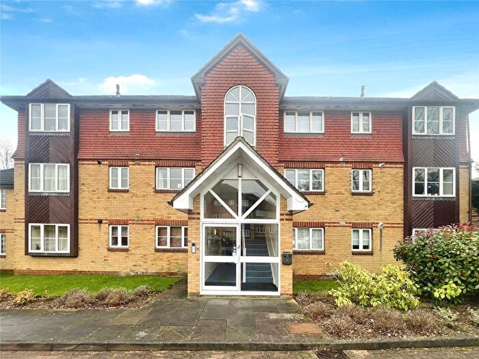 1 Bedroom Flat For Sale In Thompson Way, Rickmansworth, Hertfordshire, WD3