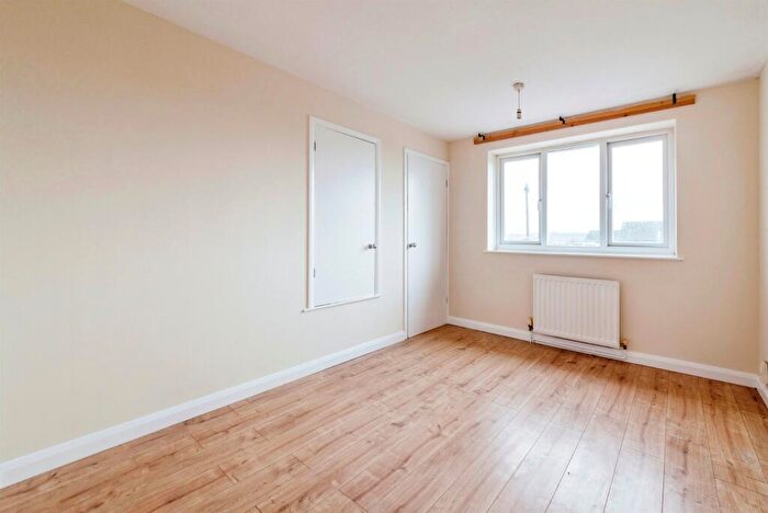 2 Bedroom Semi-Detached House For Sale In Truro Close, Grantham, NG31