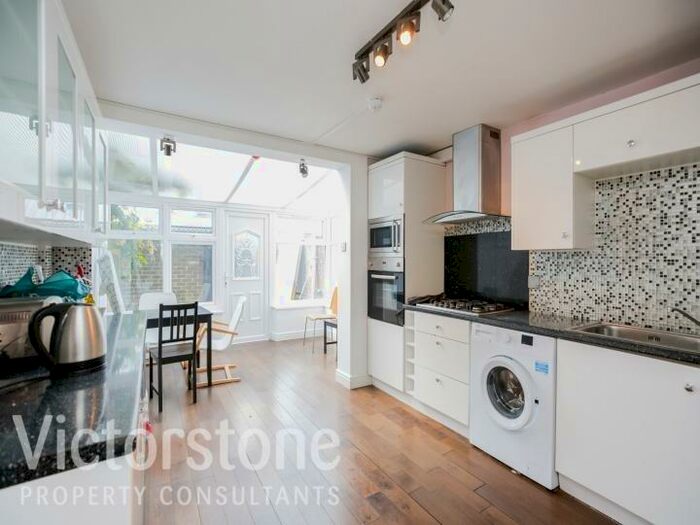 4 Bedroom Terraced House To Rent In Bruce Road, Bromley By Bow, London, E3