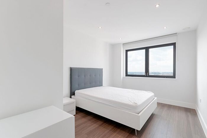 2 Bedroom Flat To Rent In Uncle Southall, Merrick Road, Southall, Middlesex, Southall, UB2