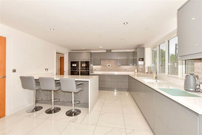 5 Bedroom Detached House For Sale In Lower Road, Temple Ewell, Dover, Kent, CT16