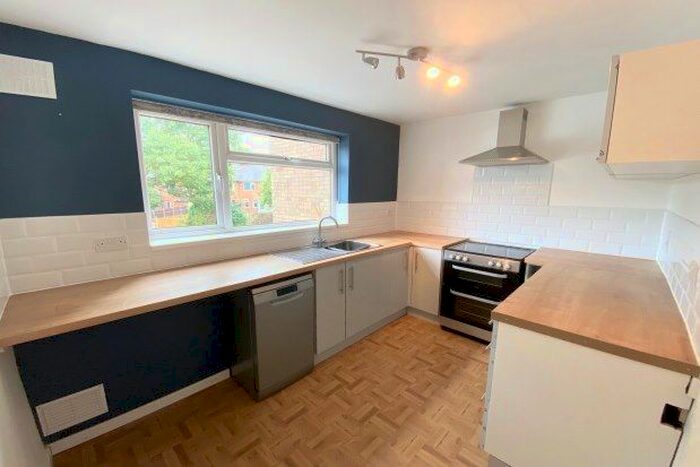 2 Bedroom Flat To Rent In Hotoft Road, Leicester, LE5