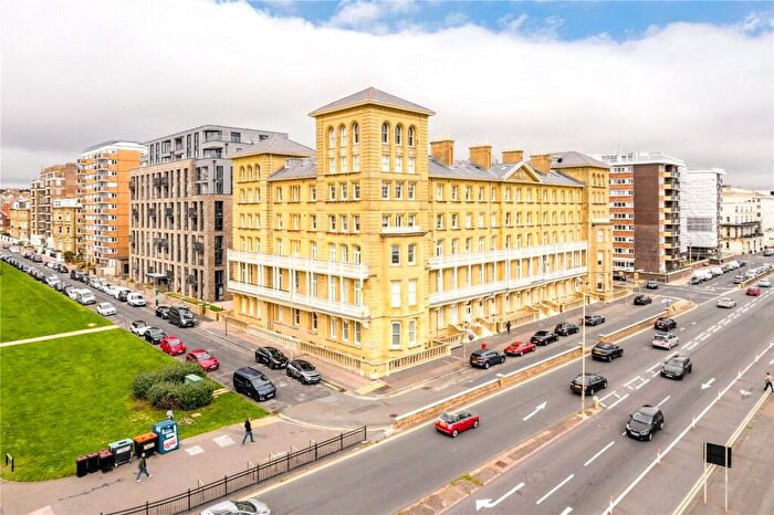 2 Bedroom Apartment To Rent In Queens Gardens, Hove, East Sussex, BN3