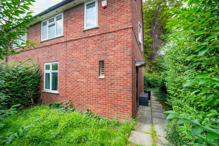 3 Bedroom Terraced House To Rent In Westway, East Acton, London, W12