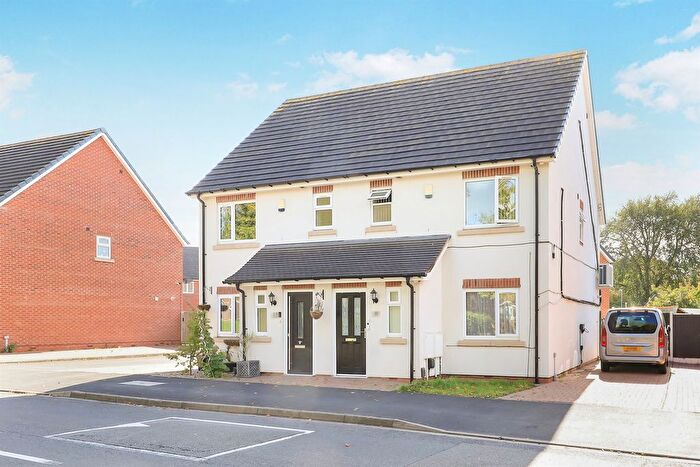 4 Bedroom Semi-Detached House For Sale In Stroud Avenue, Willenhall, WV12