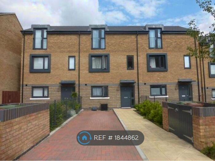 4 Bedroom Terraced House To Rent In Sterling Road, Bexleyheath, DA7