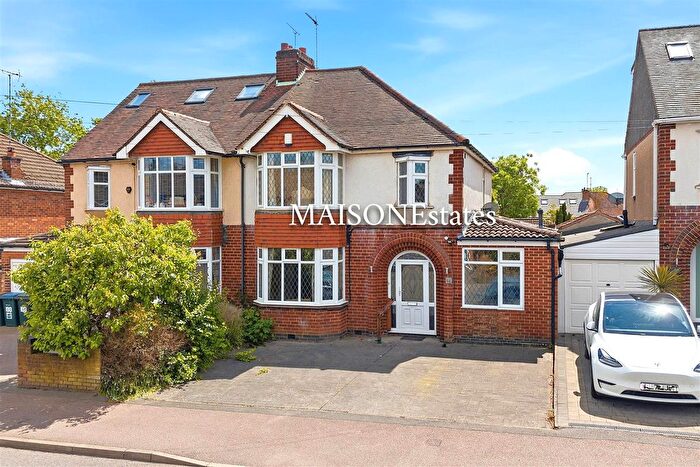 3 Bedroom Semi-Detached House For Sale In The Chesils, Styvechale, Coventry, CV3