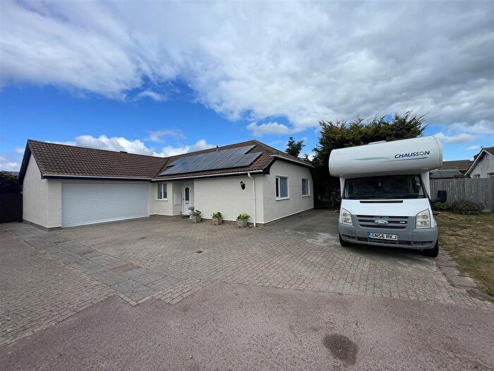 3 Bedroom Detached Bungalow For Sale In The Beachings, Pevensey Bay, BN24