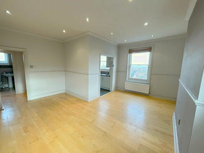 1 Bedroom Apartment To Rent In Silverdale, Sydenham, London, SE26
