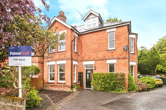 2 Bedroom Flat For Sale In Westerham Road, Westbourne, Bournemouth, Dorset, BH4