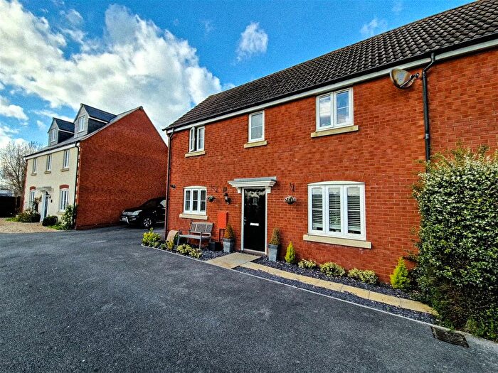 3 Bedroom Semi-Detached House To Rent In Daisy Close, Bridgwater, Somerset, TA5