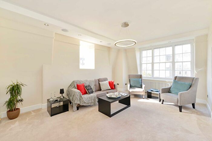 3 Bedroom Flat To Rent In Circus Lodge, Circus Road, St John's Wood, London, NW8