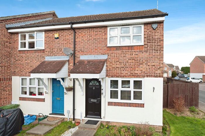 1 Bedroom Semi-Detached House For Sale In Sussex Way, Billericay, Essex, CM12