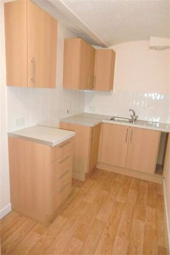 1 Bedroom Retirement Property To Rent In Homeberry House, Ashcroft Gardens, Cirencester, GL7