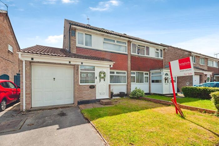 3 Bedroom Semi-Detached House For Sale In Canford Close, Great Sankey, Warrington, WA5
